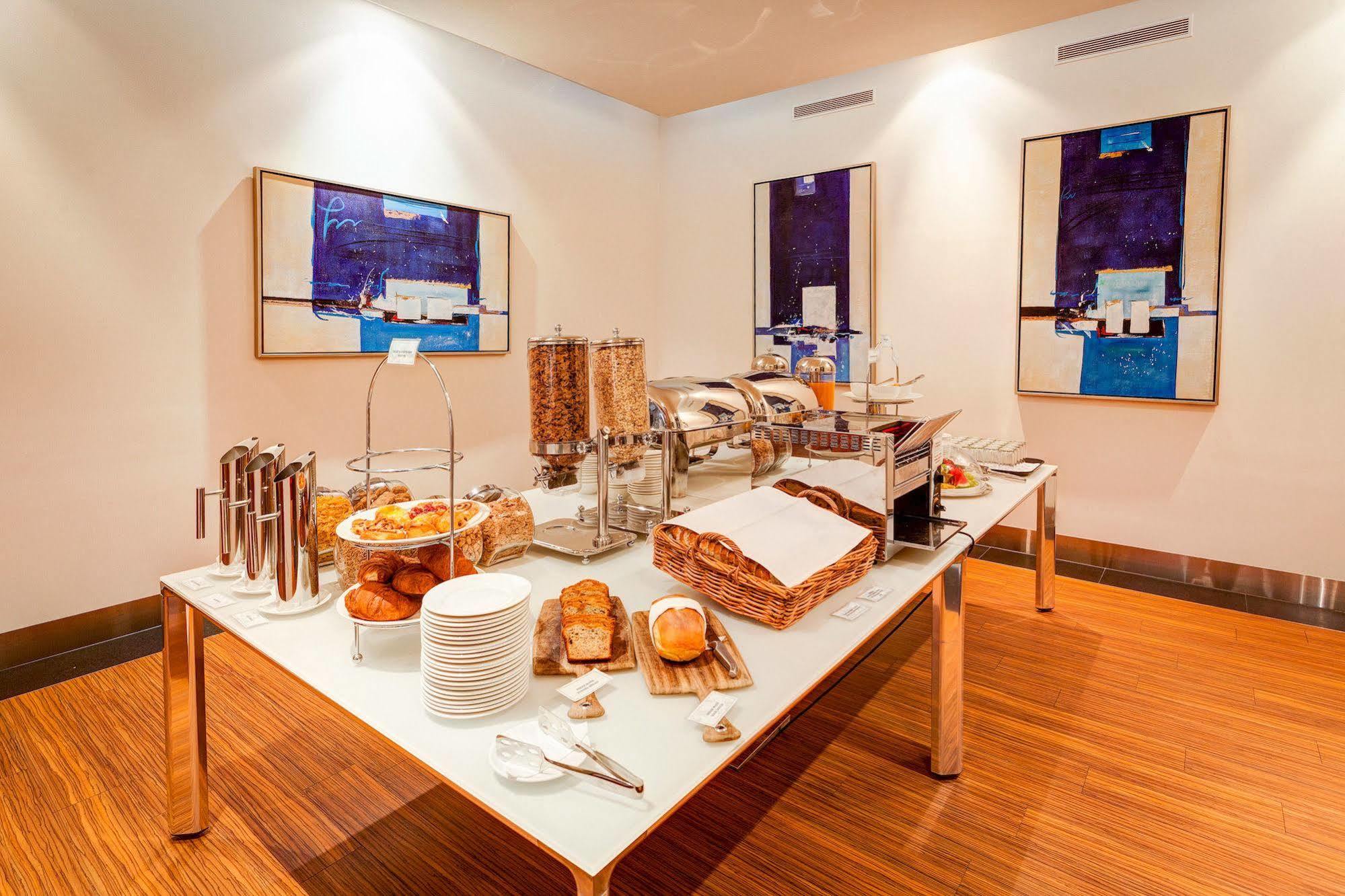 Mantra Charles Hotel Лонсестон Экстерьер фото