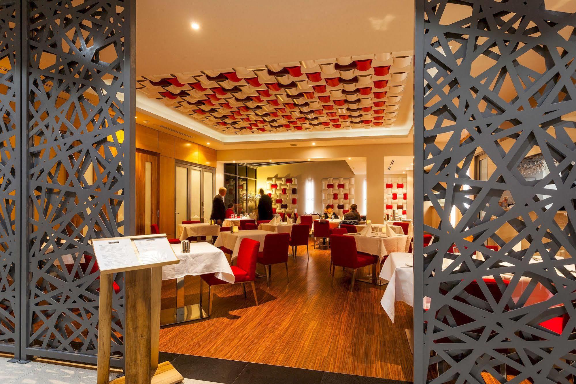 Mantra Charles Hotel Лонсестон Экстерьер фото